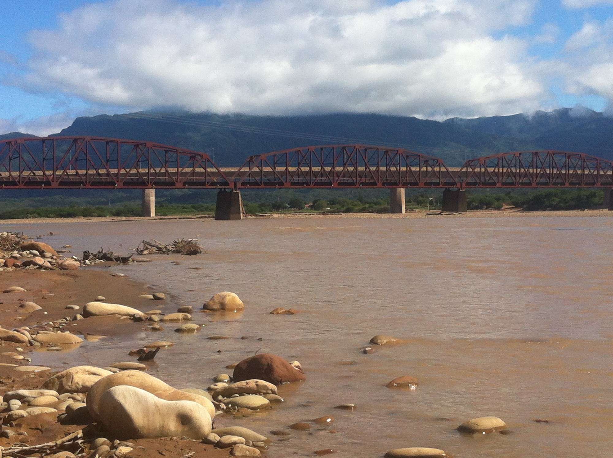 Paisajes Chacqueños, Cruce ferroviario sobre el río Pilcomayo en Villa Montes.